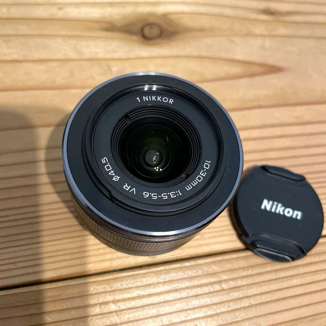 Nikon J1 カメラ 本体 レンズ 充電器 USBケーブル 使用説明書