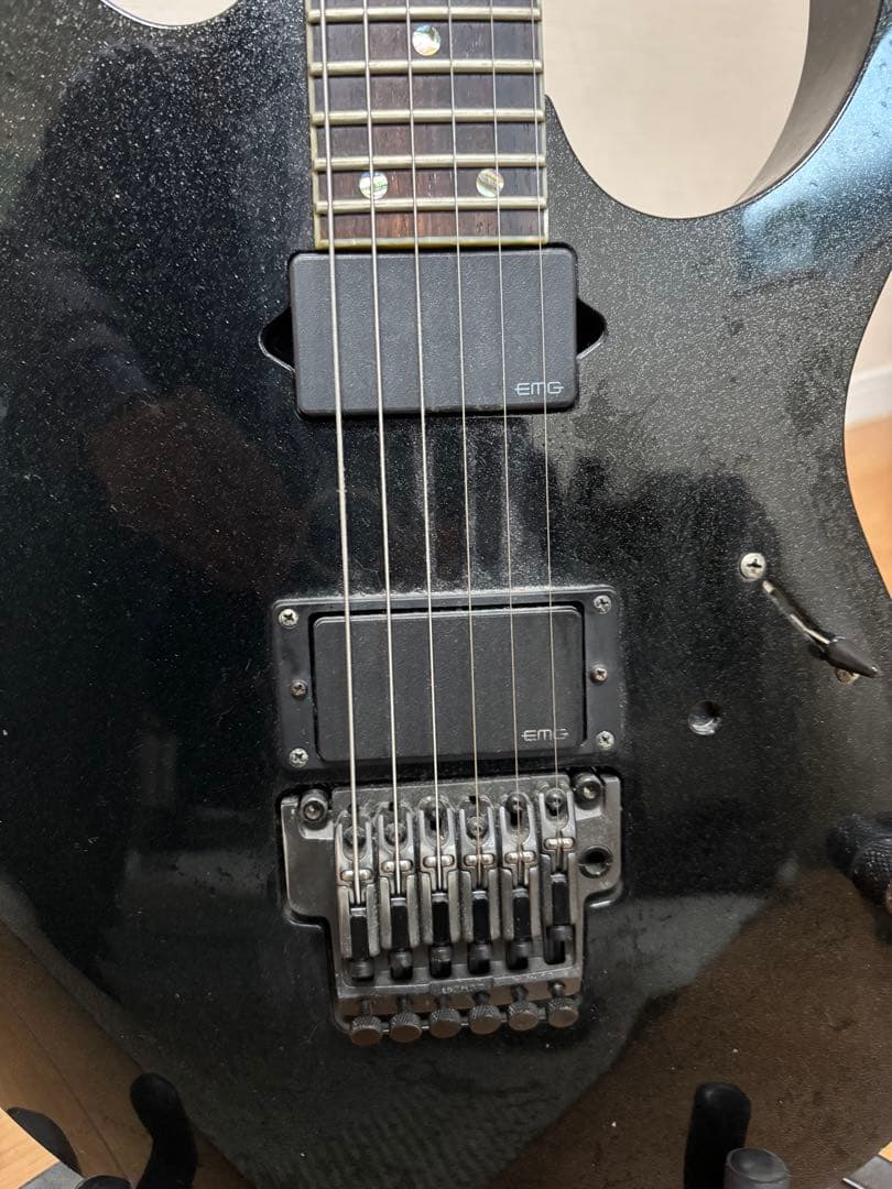 Ibanez prestige EMG搭載 フロイドローズ