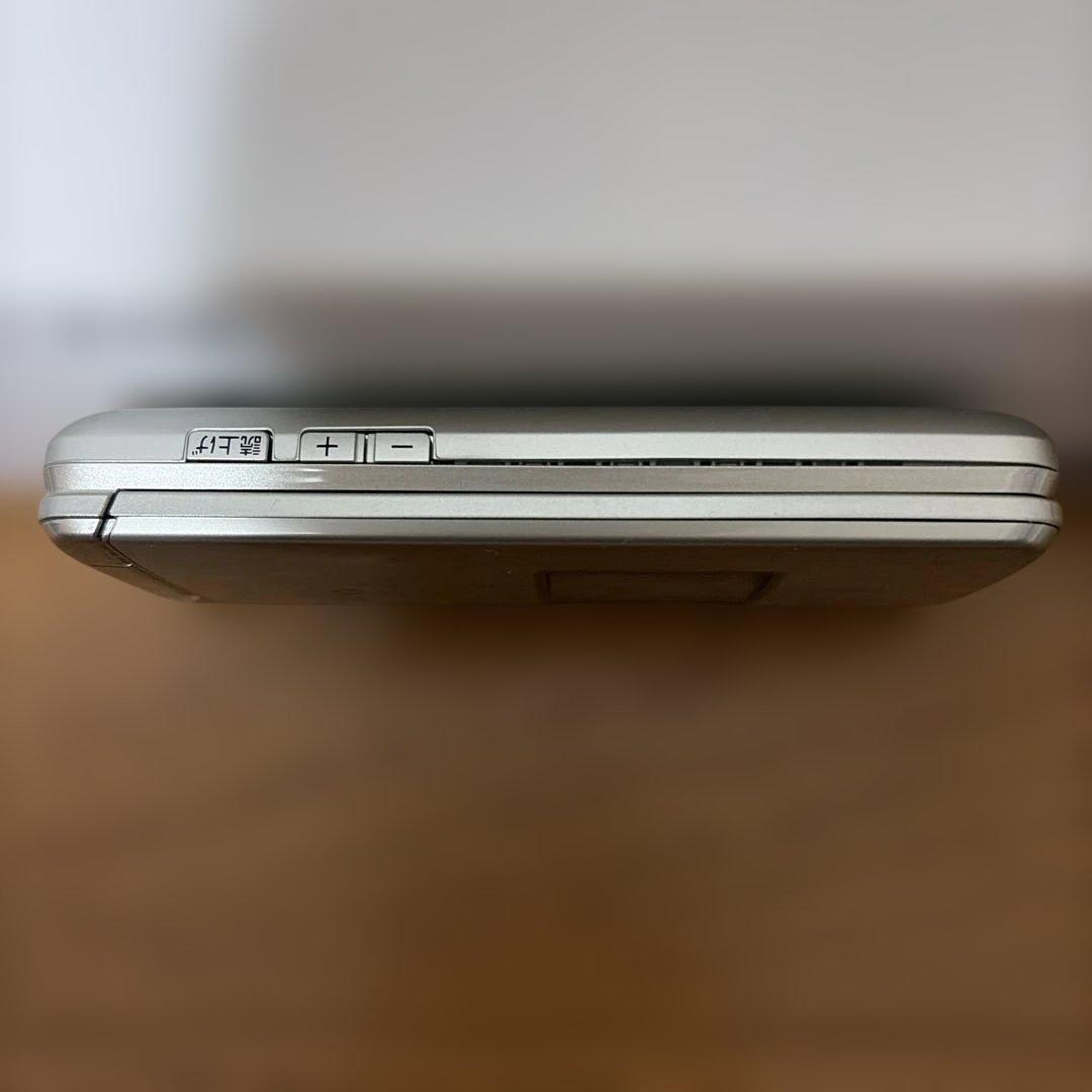 au かんたんケータイライト KYF43 シルバー