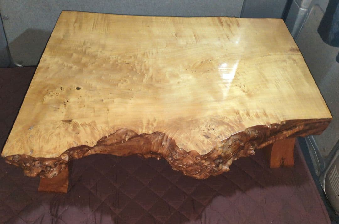 ポプラ　一枚板　テーブル　瘤杢　重厚感あり　レジンテーブルのベースにも