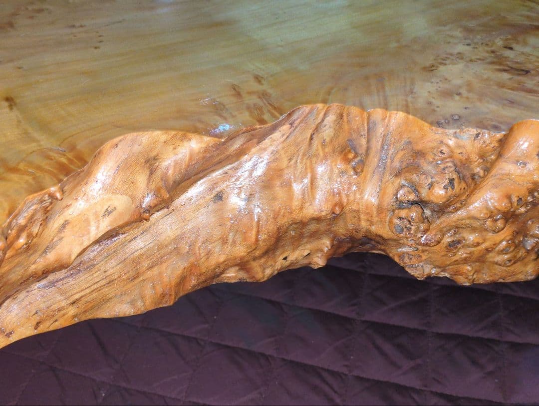 ポプラ　一枚板　テーブル　瘤杢　重厚感あり　レジンテーブルのベースにも