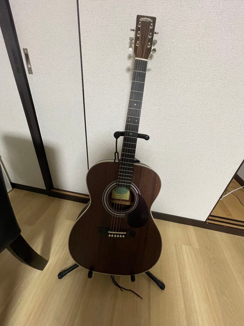 アコースティックギター ブラウン