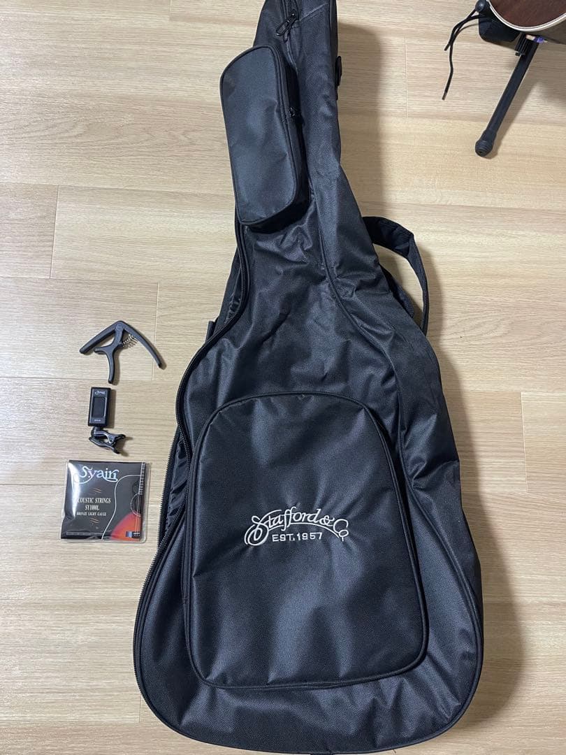 アコースティックギター ブラウン