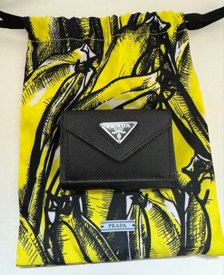 PRADA サフィアーノ 三つ折り財布