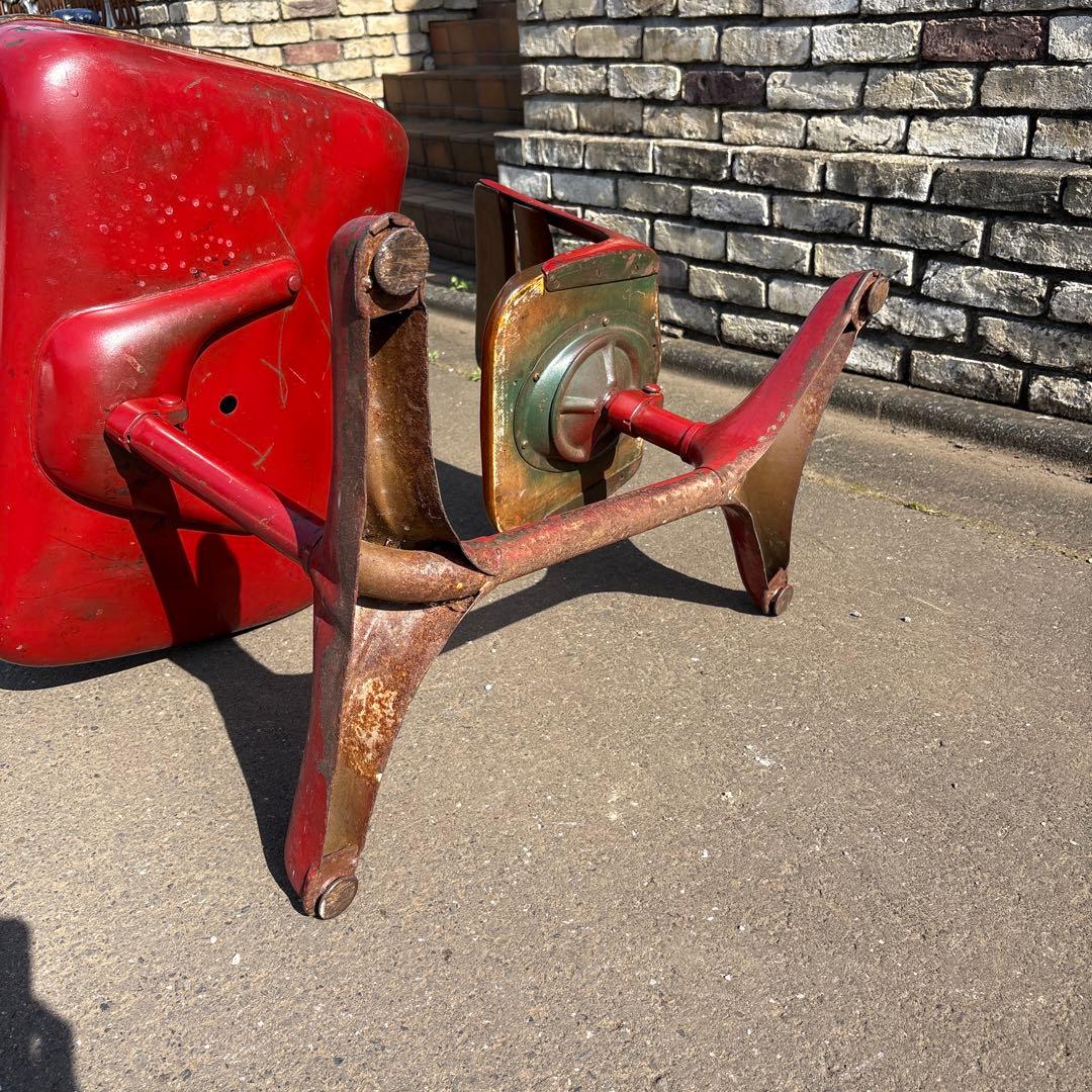 アンティーク　子供用 赤い机　椅子付き