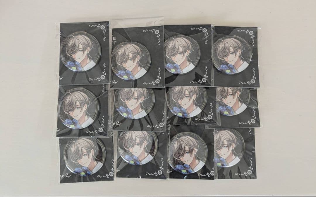 【さらに値下げしました】ChroNoiR　6周年缶バッジ 叶箔押し