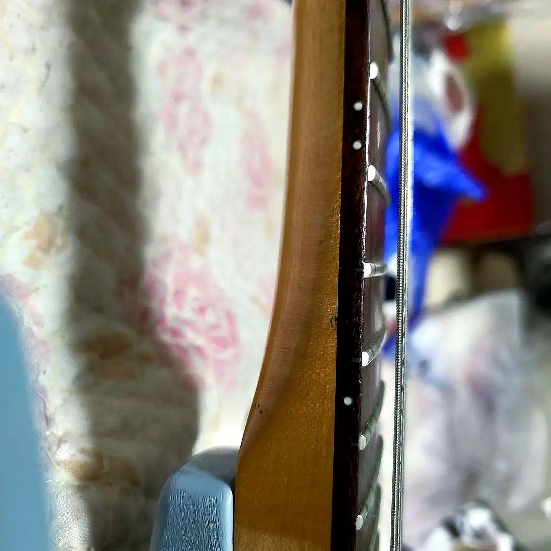 ライトブルー エレキギター ストラトタイプ