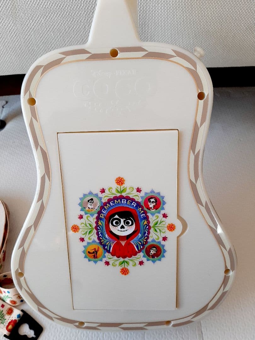 ディズニー　ピクサー　リメンバーミー　COCOギター　ポップコーンバケット　希少