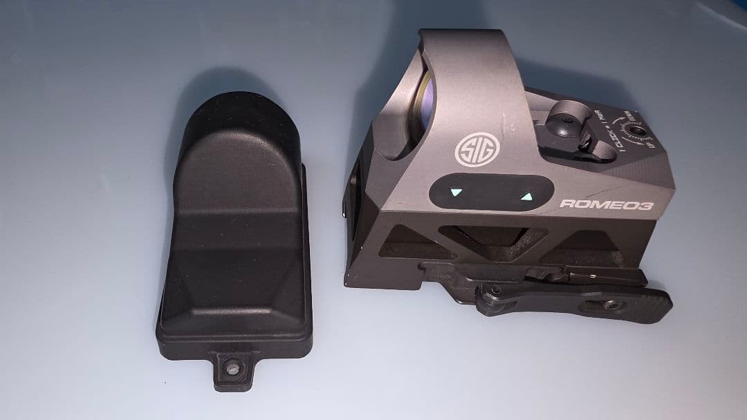 SIG SAUER ROMEO3 実物