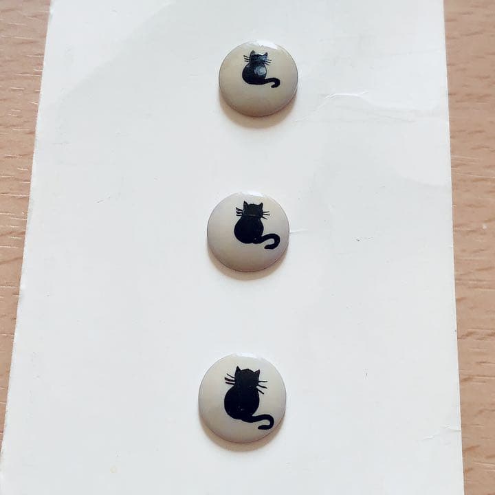 boutons pavone paris パヴォーネ 手描きボタン　フランス