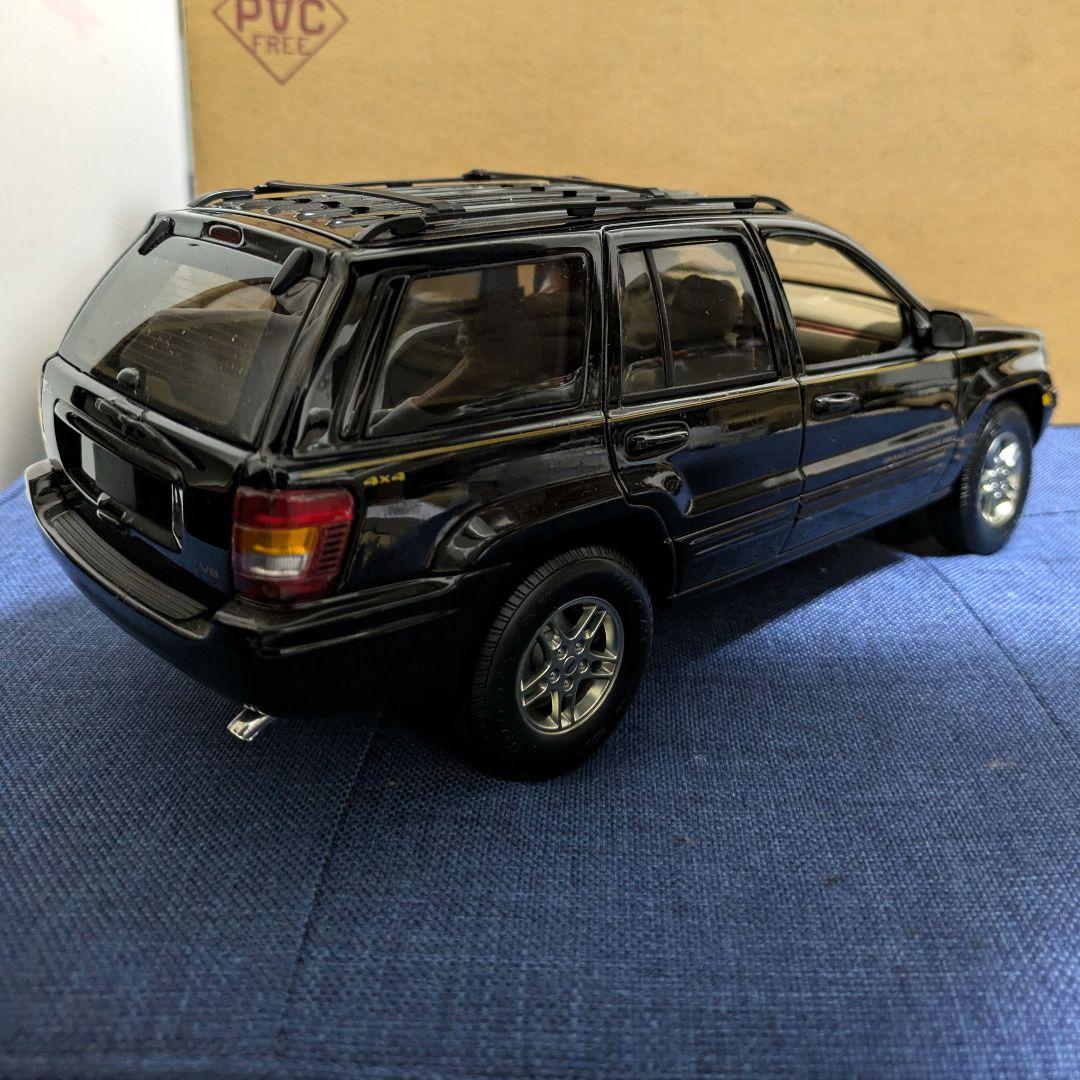 オートアート　ジープ　グランドチェロキー　WJ WG 1/18