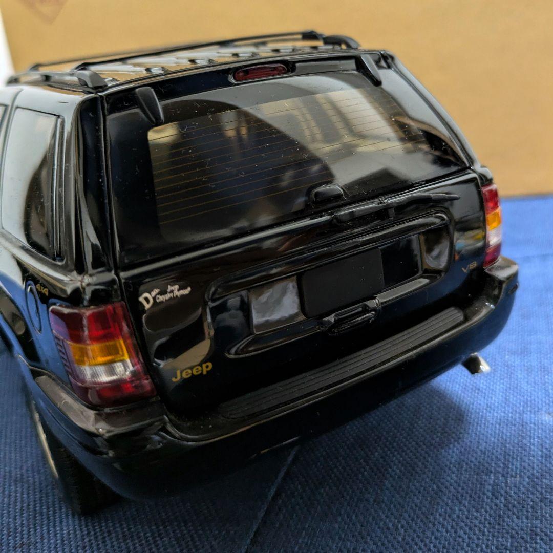 オートアート　ジープ　グランドチェロキー　WJ WG 1/18
