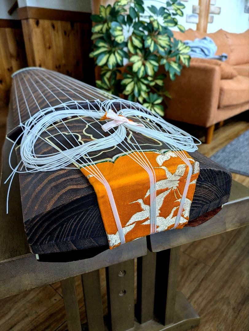 琴　和楽器　弦楽器 13弦　すだれ彫り　口絵　美木目 ケース付