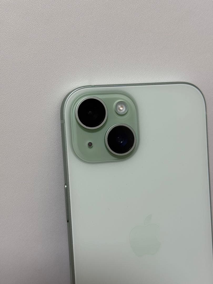 iPhone15 海外版　本体 128GB シャッター音なし