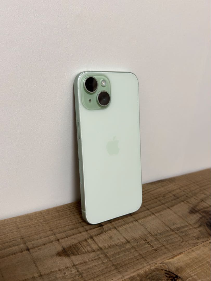 iPhone15 海外版　本体 128GB シャッター音なし