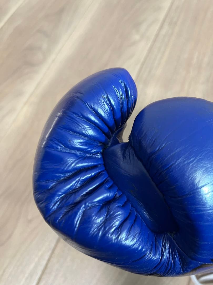 角田信朗　実使用サイン入りK1キックボクシンググローブ