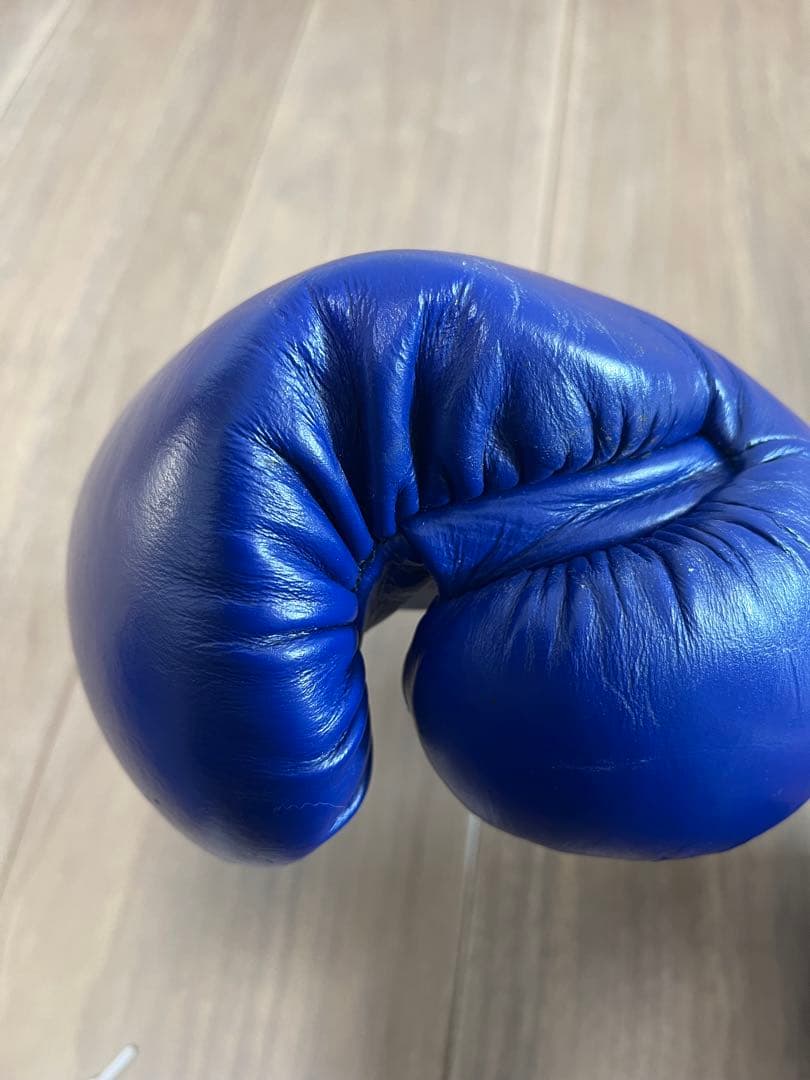 角田信朗　実使用サイン入りK1キックボクシンググローブ