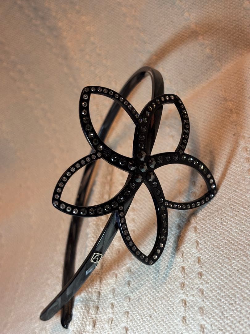 値下げしました⭕️アレクサンドル ドゥ パリ カチューシャ フラワー ブラック