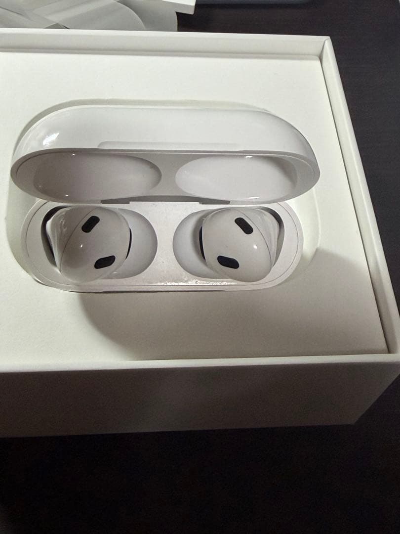 AirPods Pro (第2世代) 本体　Lightning版