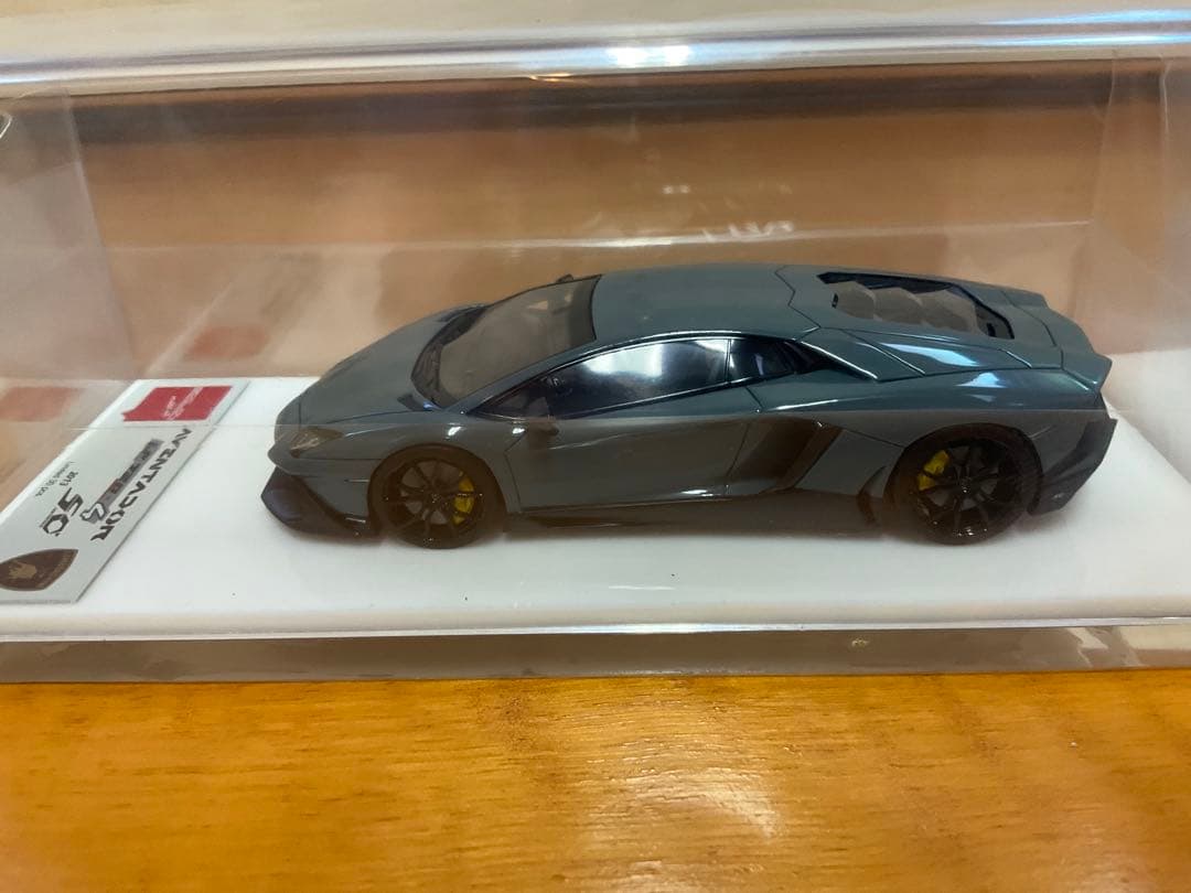 メイクアップ　1/43 アイドロン　ランボルギーニ　アヴェンタドール