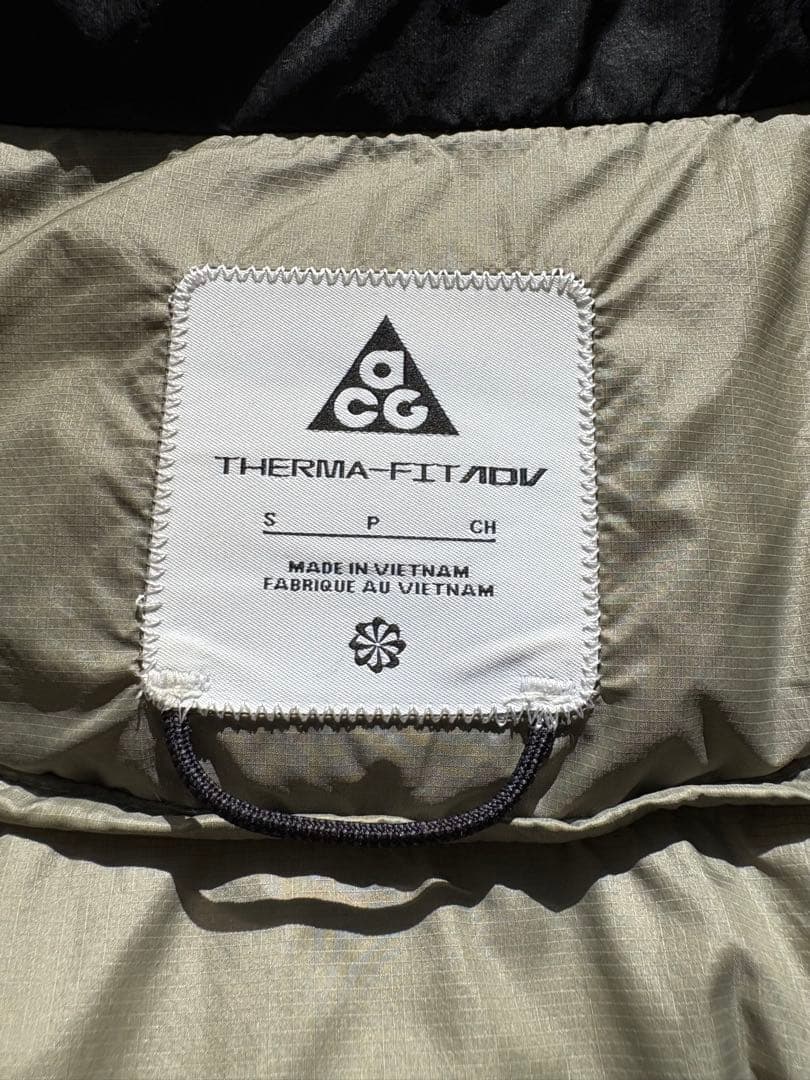 NIKE ACG Lunar Lake Vest S ナイキ　ダウンベスト　黒