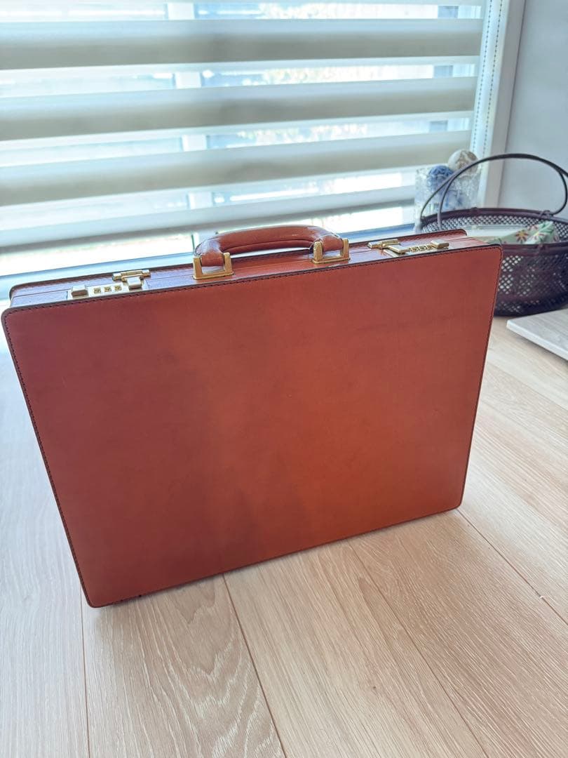 よしおページ　TUMI レザーアタッシュケース