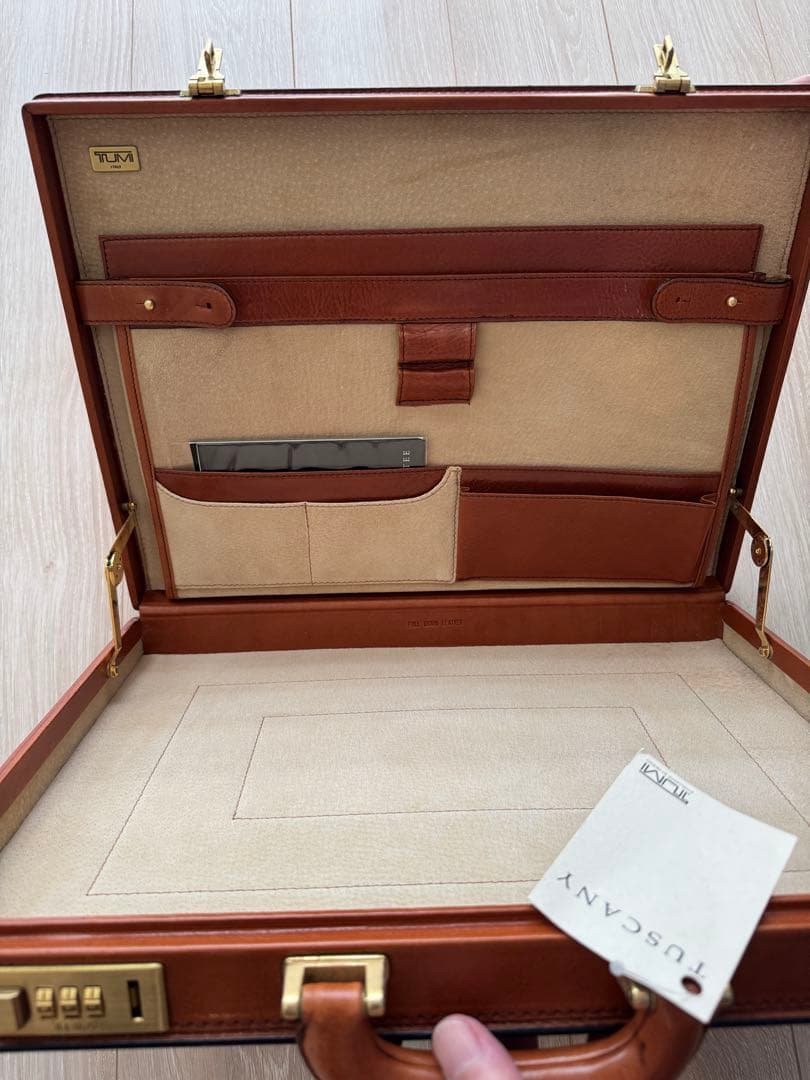 よしおページ　TUMI レザーアタッシュケース