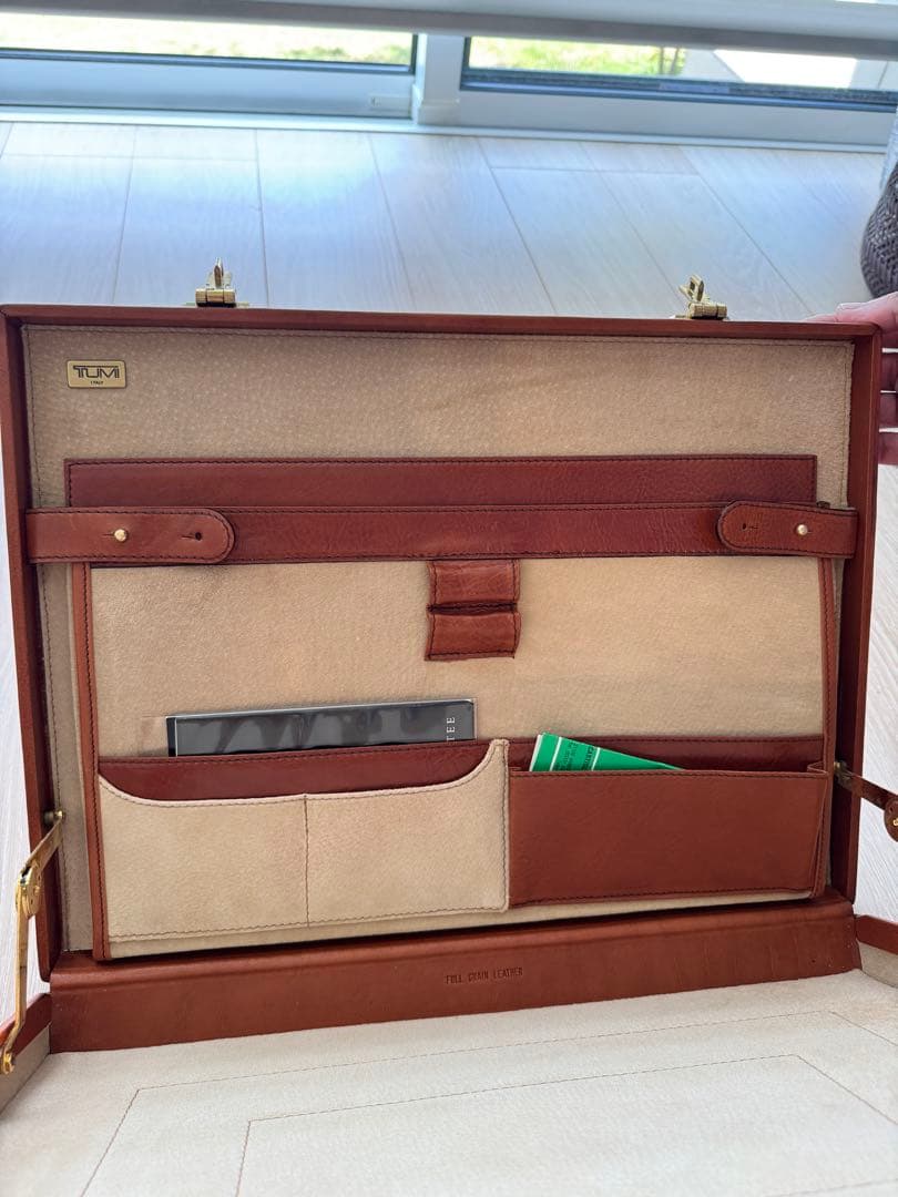 よしおページ　TUMI レザーアタッシュケース