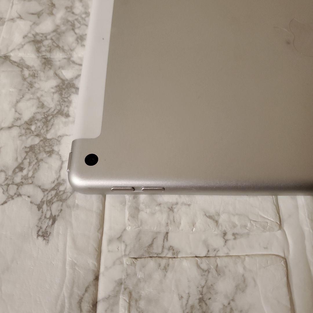 212 iPad 7世代 128GB SIMフリー シルバー