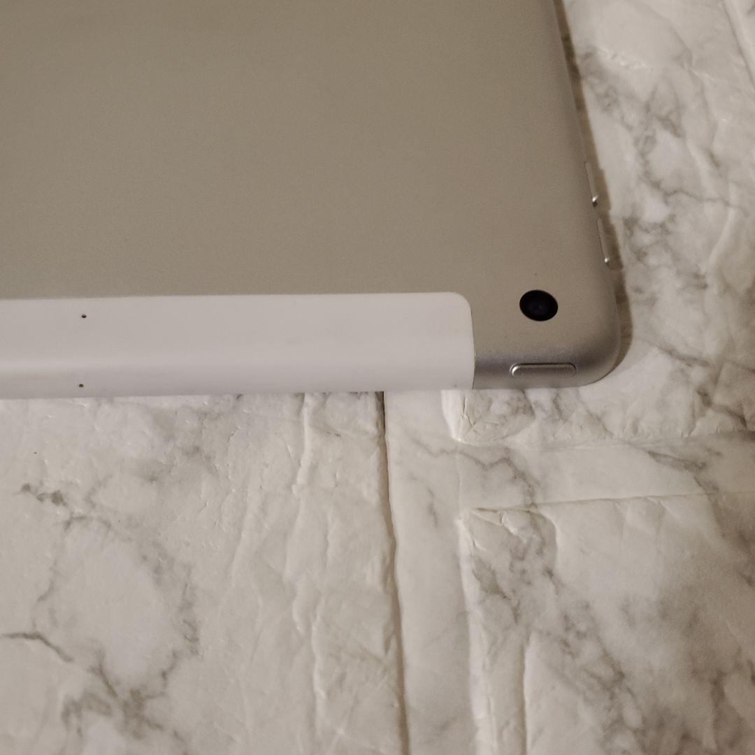 212 iPad 7世代 128GB SIMフリー シルバー