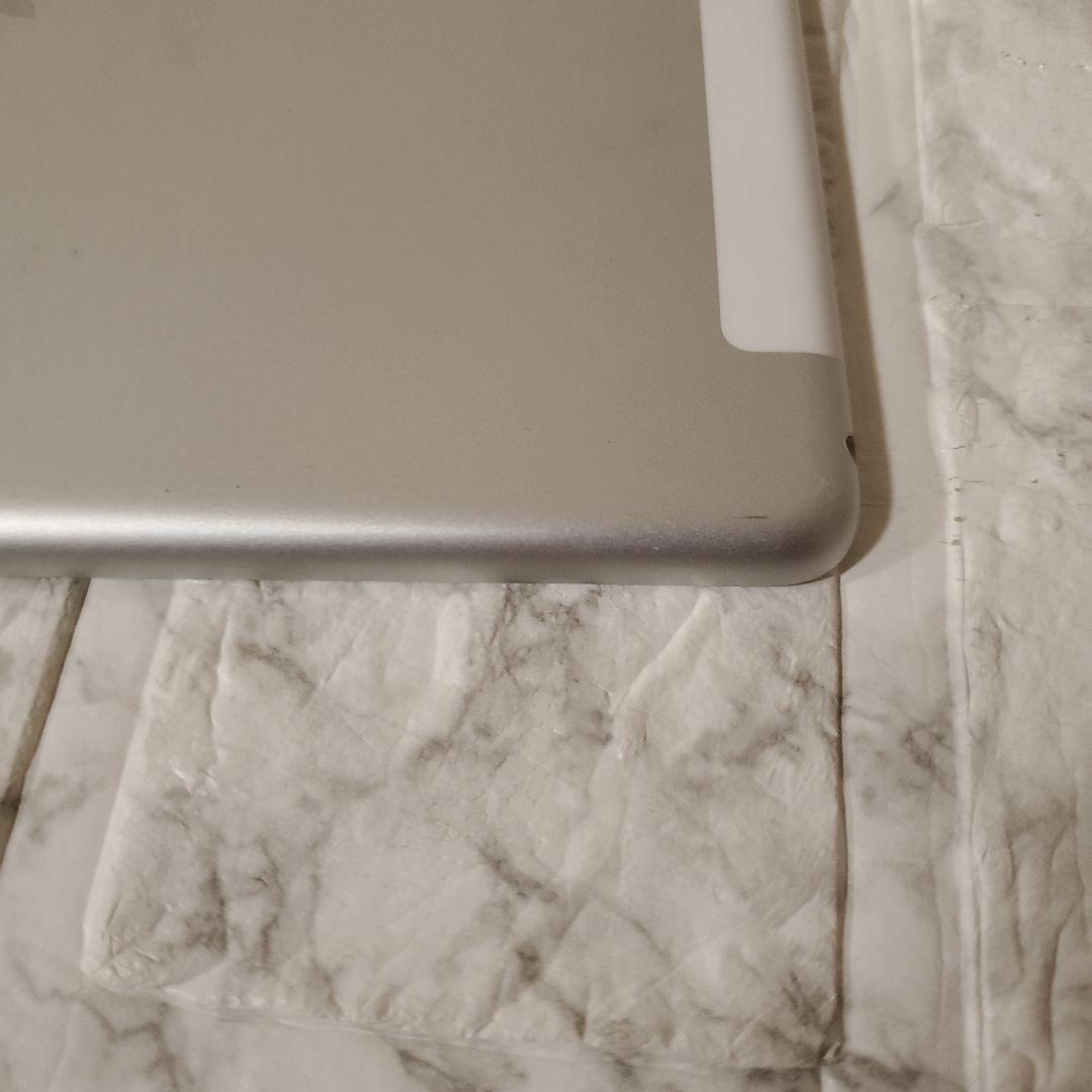 212 iPad 7世代 128GB SIMフリー シルバー