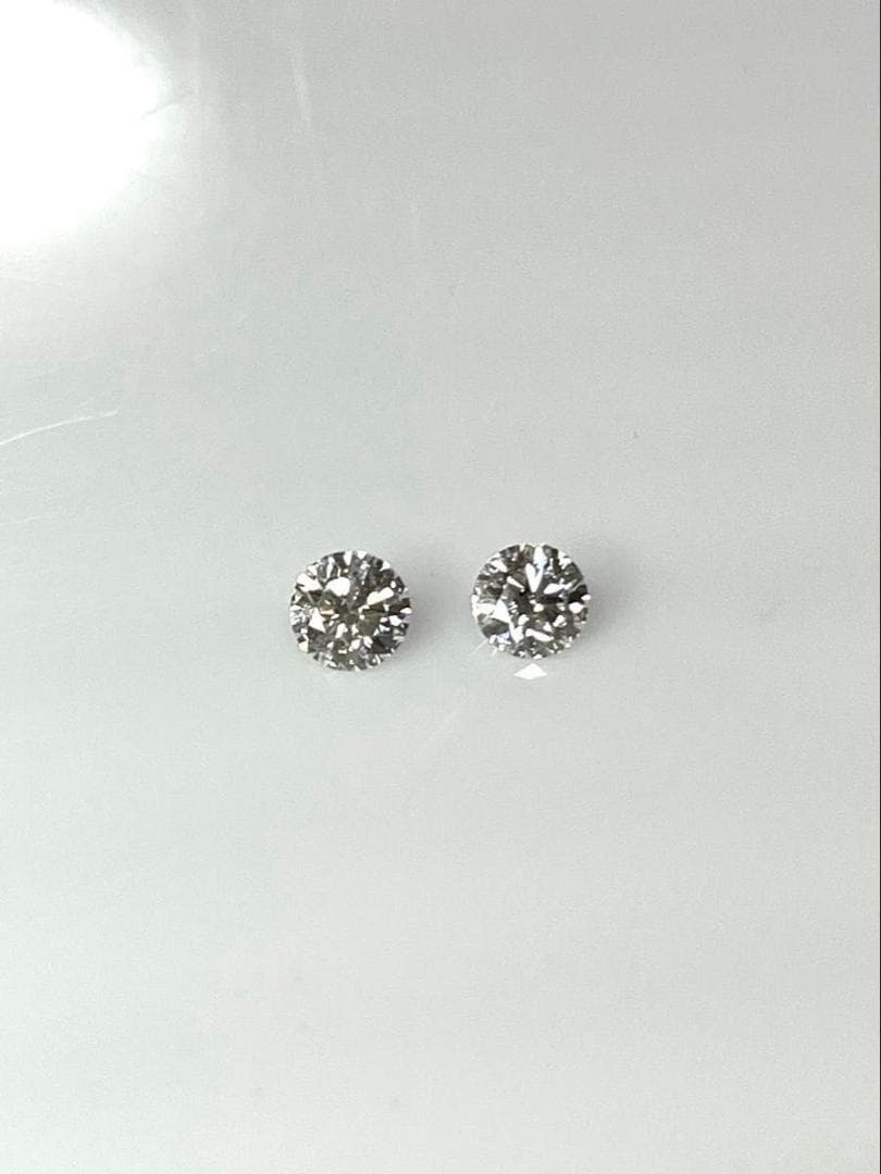 PT天然ダイヤモンドピアス 計0.6ct GIA鑑定書付き