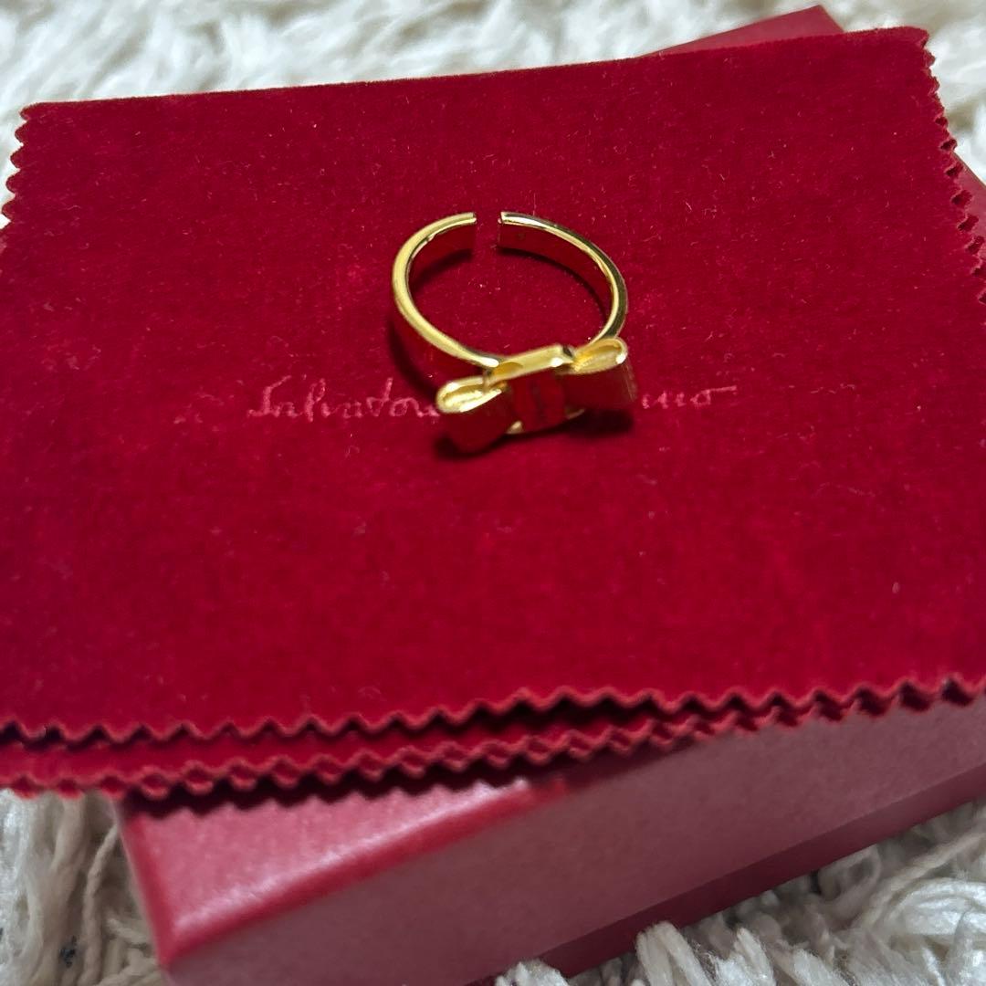 Ferragamo フェラガモ リボン リング 指輪