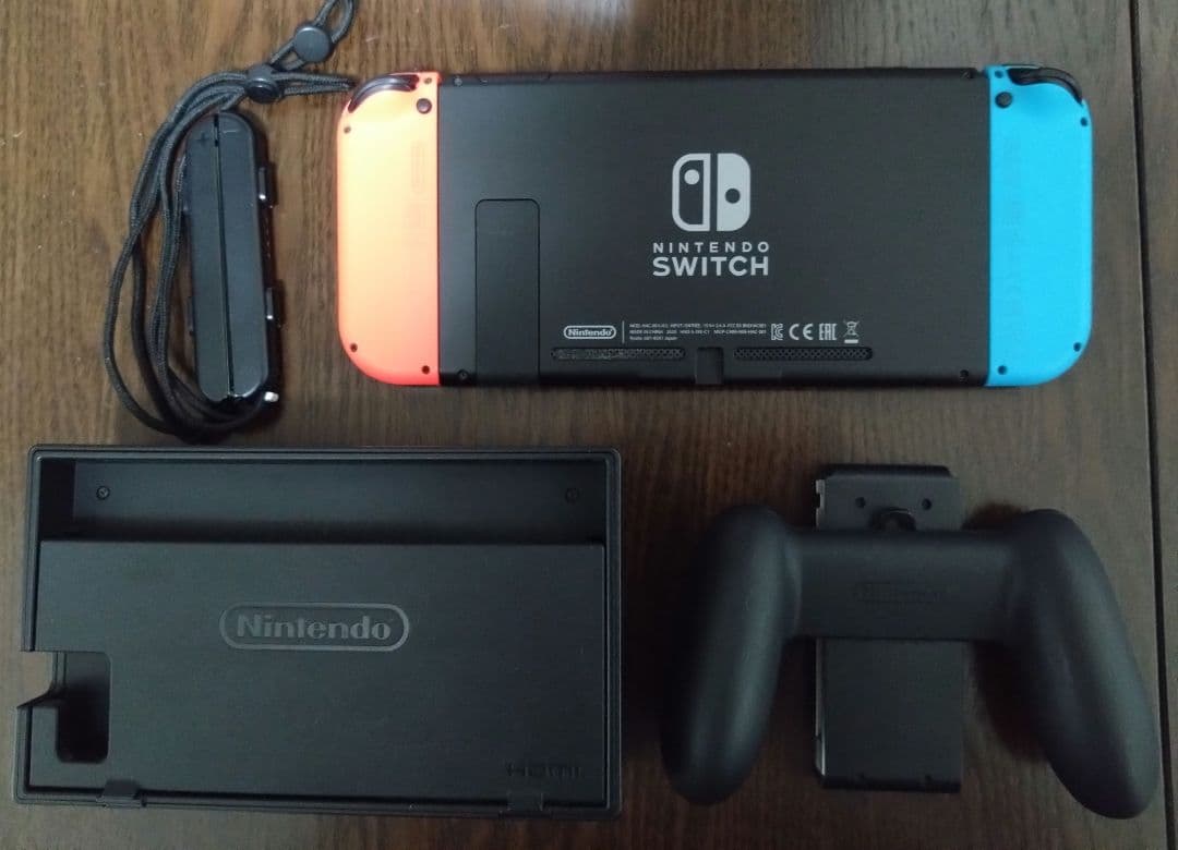 Nintendo Switch 本体 青/赤　箱付き　おまけ付き