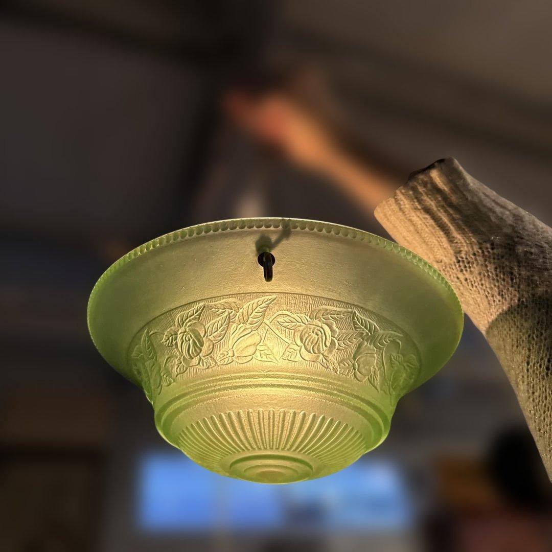 ウランガラスのランプシェード　吊り下げ式