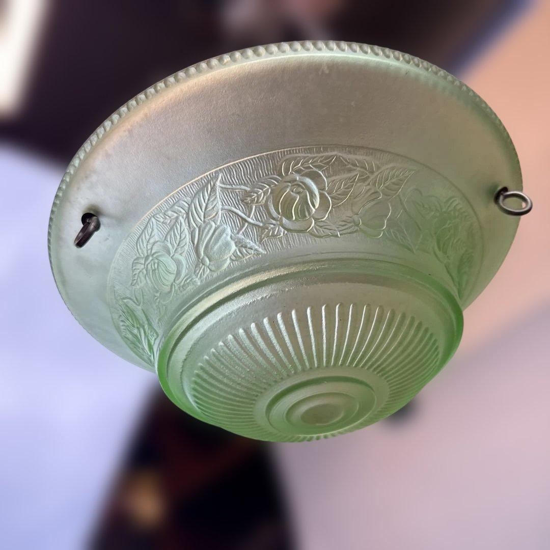 ウランガラスのランプシェード　吊り下げ式