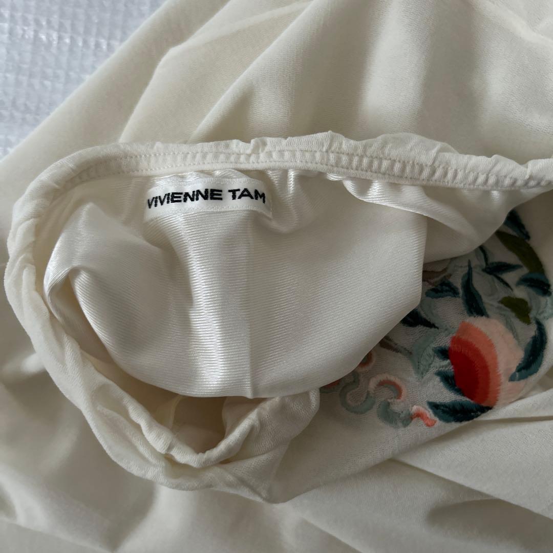 【美品】ヴィヴィアンタム　白✖️刺繍　スカート