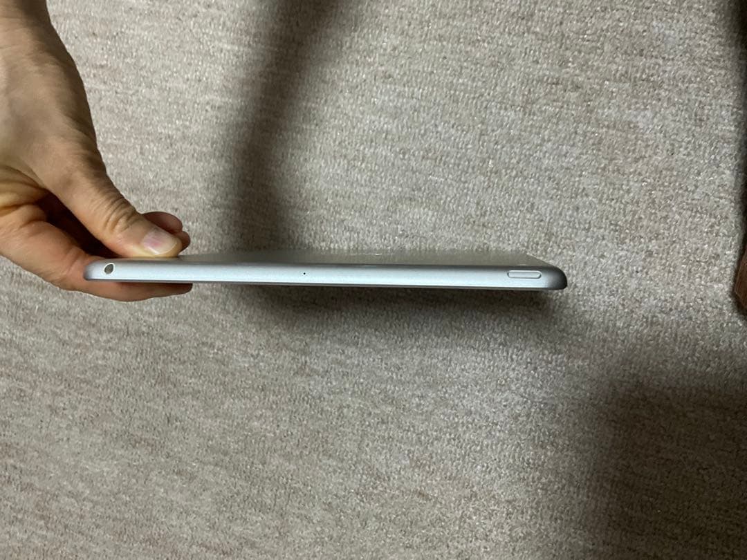 iPad 第7世代 128GB Wi-Fiモデル シルバー