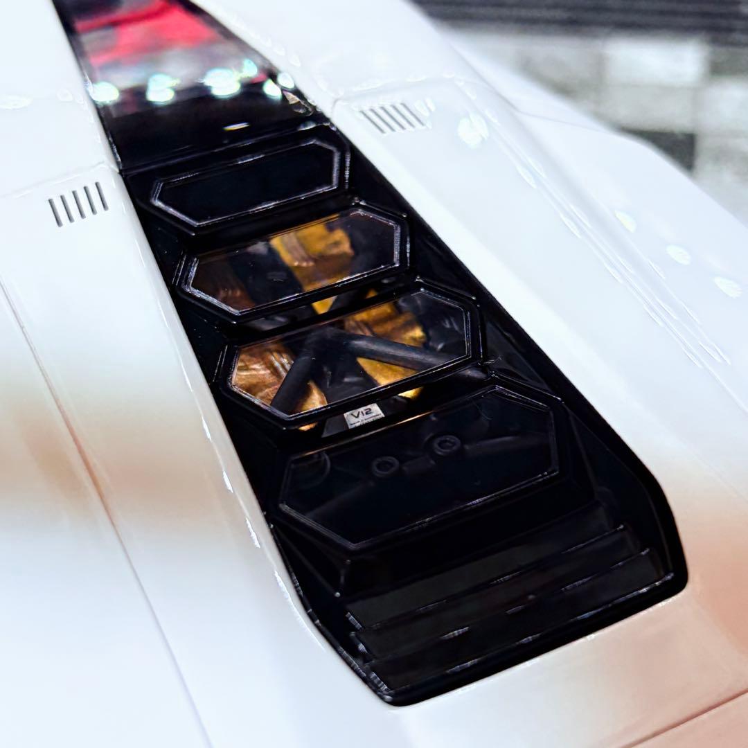 1/18 TOP SPEED ランボルギーニ カウンタック LPI 800-4