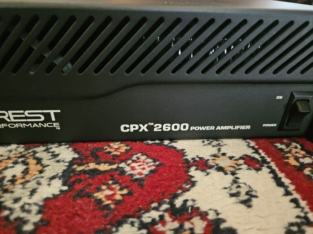 Crest CPX2600 パワーアンプ