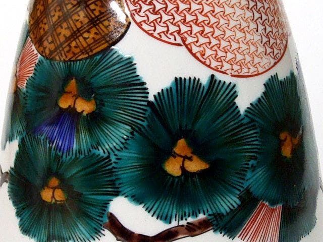 高さ29㎝　芸術院会員　文化勲章受賞　二代浅蔵五十吉　色絵松韻花瓶　M61