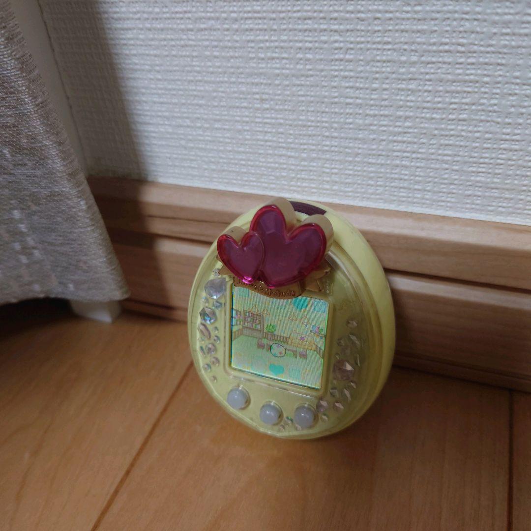 【希少】たまごっち ピース ラブメロ Love&Melody イエロー 黄色