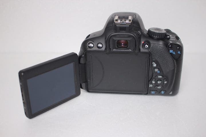 ☆スマホに送れる&動画撮影&自撮り☆キヤノン Canon kiss x6i