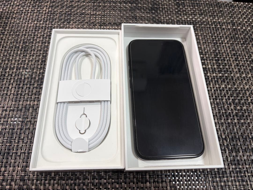 付属品完備！iPhone16 Black 128GB SIMフリー