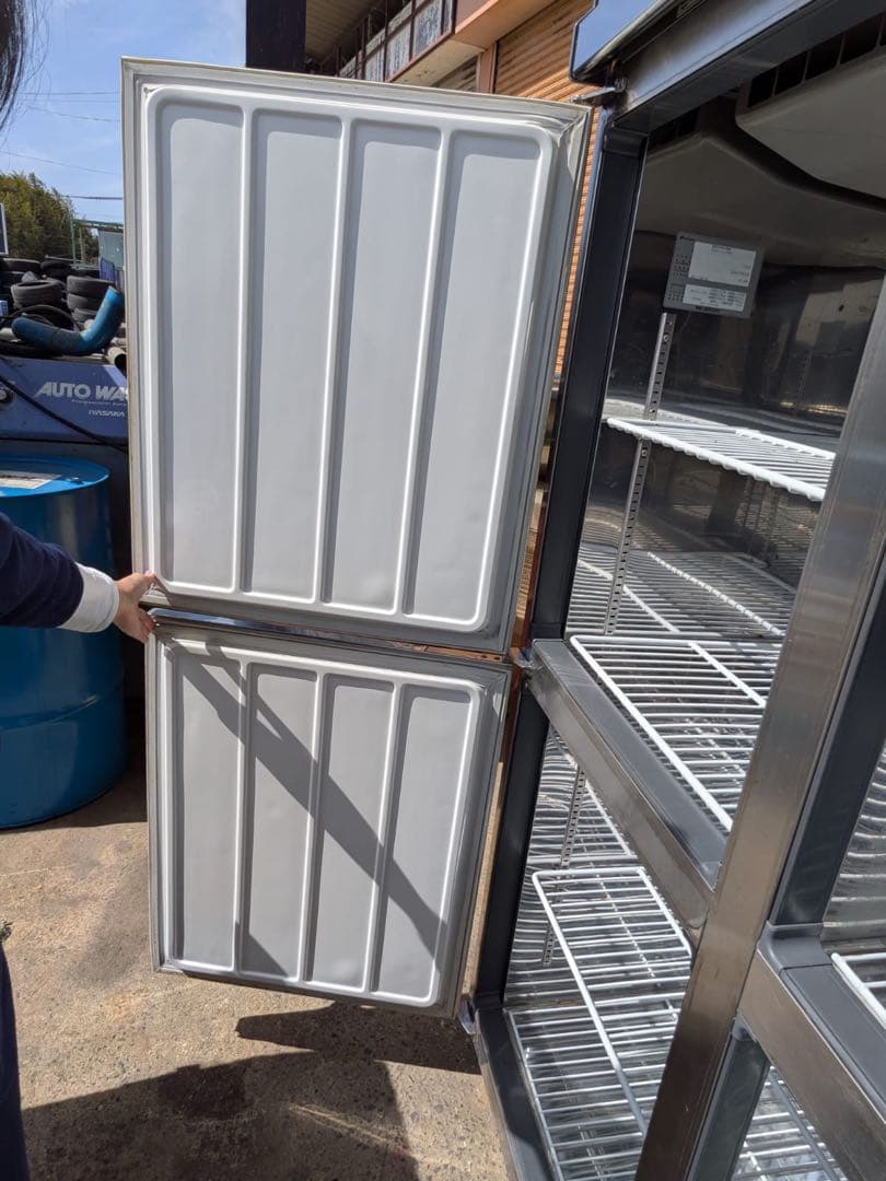 業務用4ドア冷蔵庫／冷凍庫【動作確認済み】