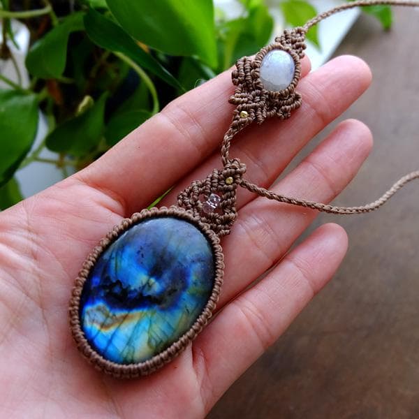 大きめラブラドライト・ムーンストーン マクラメ編みペンダントネックレス 3162