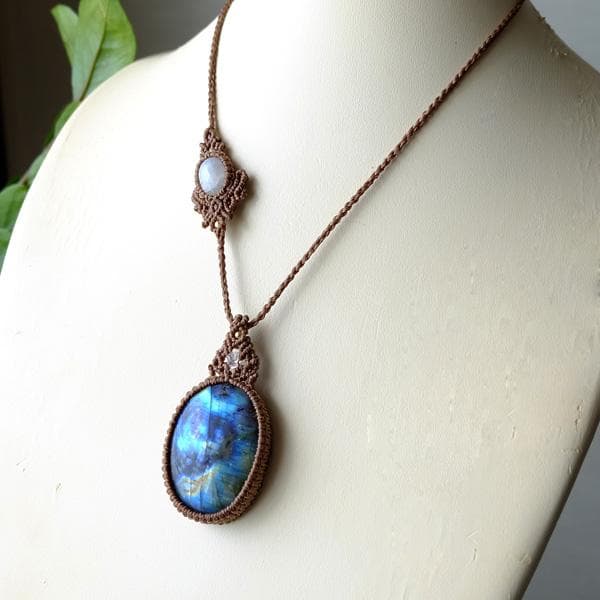 大きめラブラドライト・ムーンストーン マクラメ編みペンダントネックレス 3162