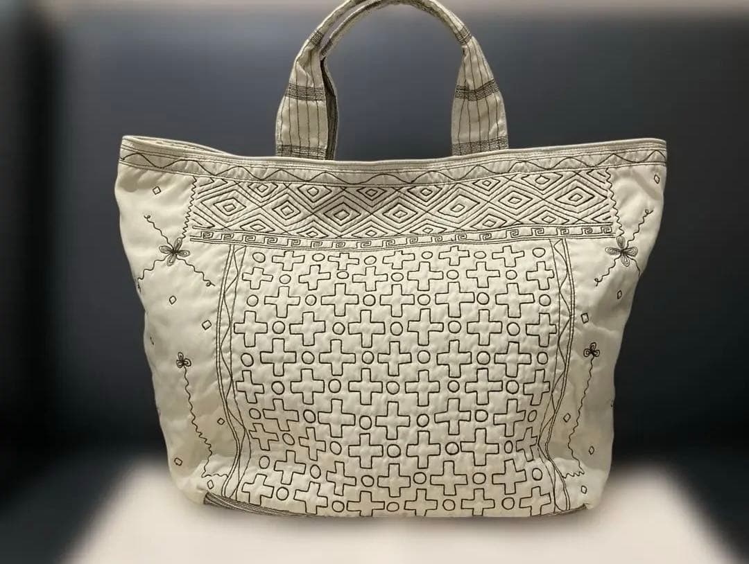 未使用に近い　刺繍　Tamasha タマシャ　TAMASHA イッセイミヤケ