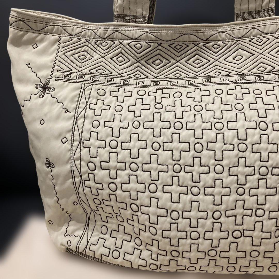 未使用に近い　刺繍　Tamasha タマシャ　TAMASHA イッセイミヤケ