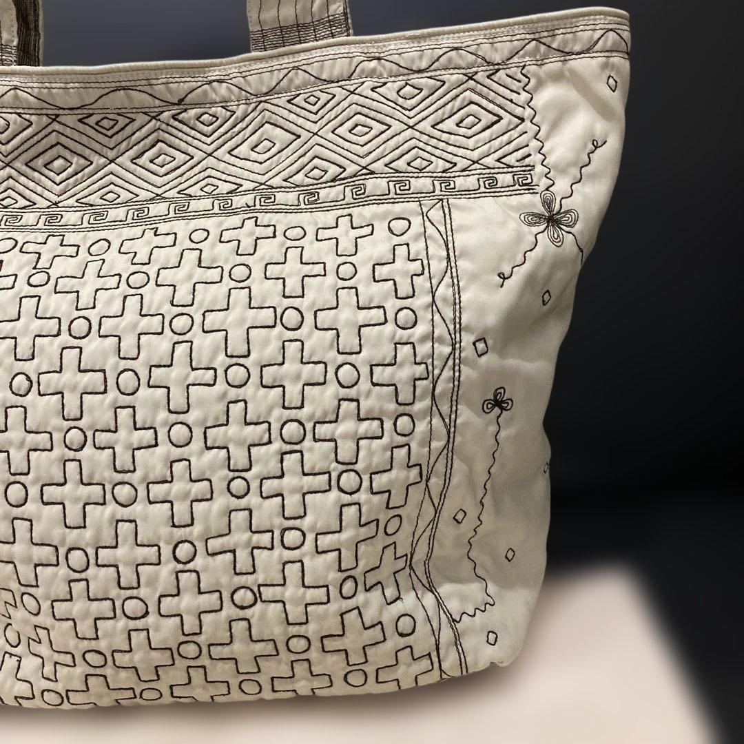 未使用に近い　刺繍　Tamasha タマシャ　TAMASHA イッセイミヤケ